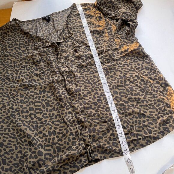 Torrid Animal Print Sheer Blouse Size 2 - Picture 6 of 6